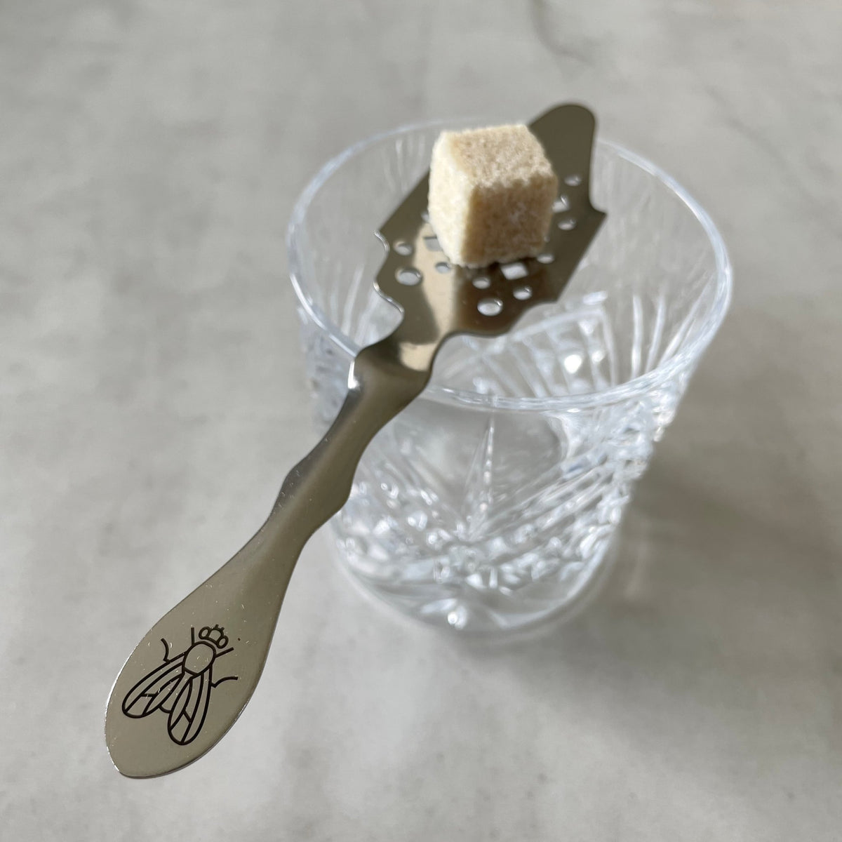 Cuillère à absinthe ajourée, rituel de l'heure verte – Maison Mouche