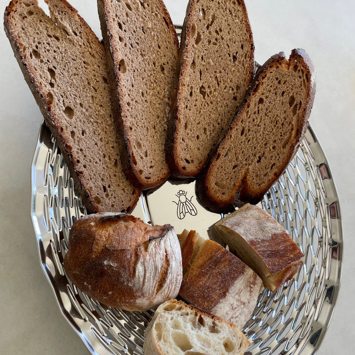 Corbeille à pain en métal ajouré, Made in France – Maison Mouche